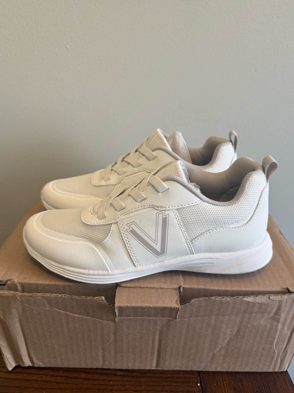 Vionic Shay II white sneakers NEW 5